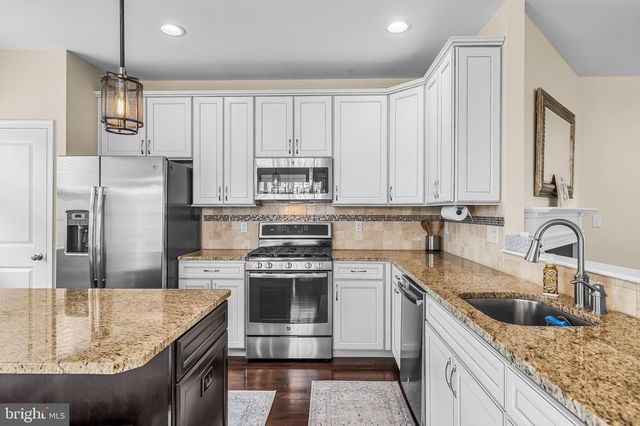 9 LANI LN, Marlton, NJ 08053