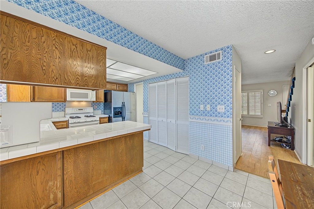 14344 Foothill Boulevard 505, Sylmar, CA 91342 — photo 5