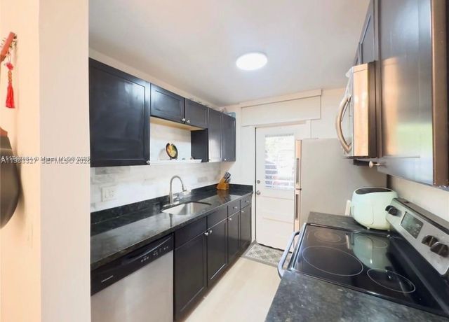 1120 NE 10th St 2, Hallandale Beach, FL 33009