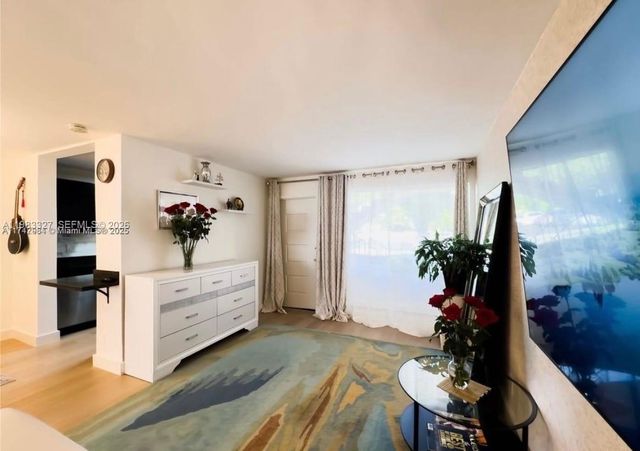 1120 NE 10th St 2, Hallandale Beach, FL 33009