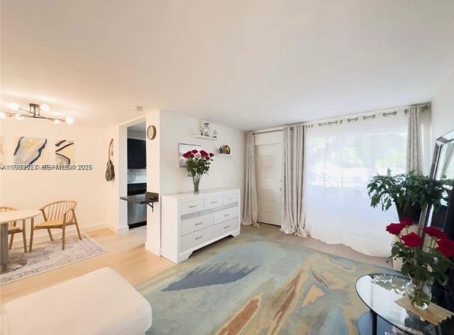 1120 NE 10th St 2, Hallandale Beach, FL 33009