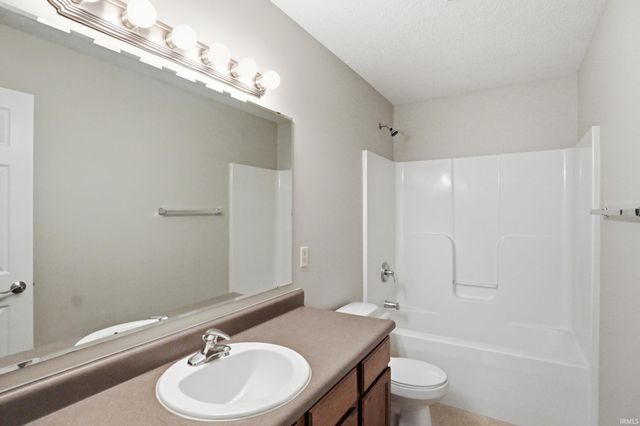 2533 Painted Desert Run, Fort Wayne, IN 46808