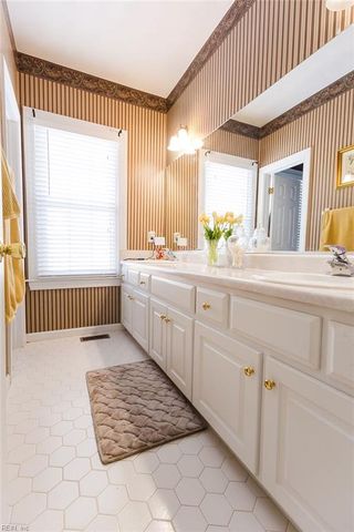 134 Kings Point DR, Suffolk, VA 23434