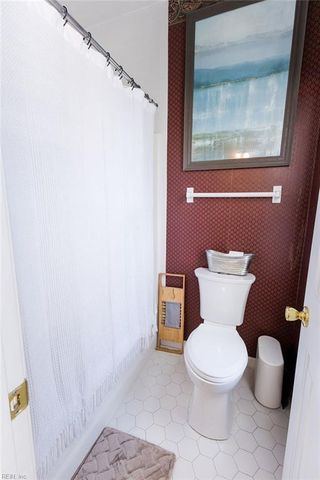 134 Kings Point DR, Suffolk, VA 23434