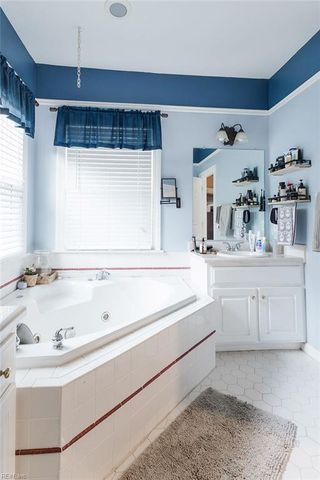 134 Kings Point DR, Suffolk, VA 23434