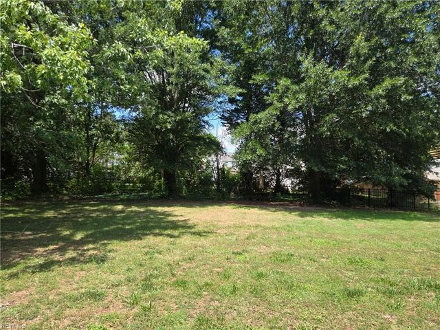 134 Kings Point DR, Suffolk, VA 23434