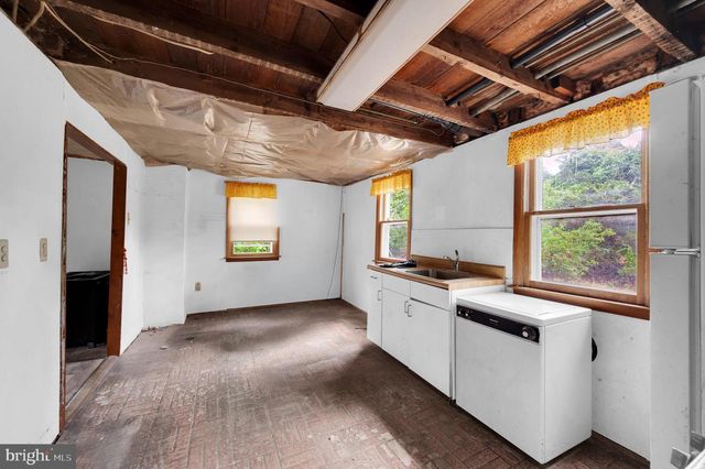 114 DIVISION ST, West Creek, NJ 08092