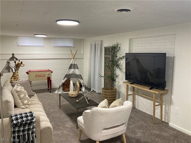 5299 Haverford Drive, Lyndhurst, OH 44124