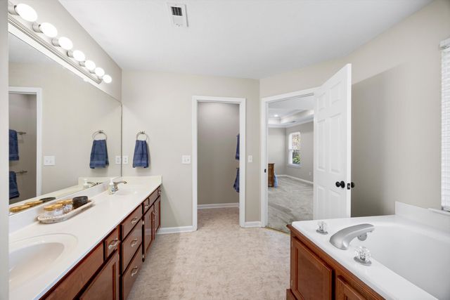 10008 Larkspur Drive, Ooltewah, TN 37363