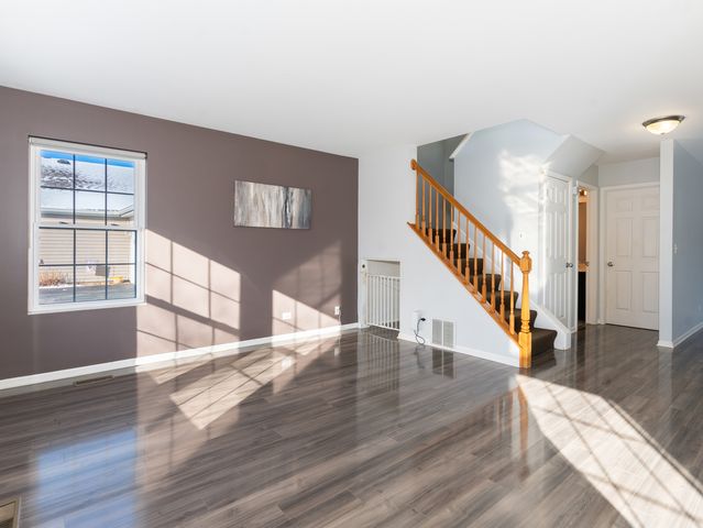 112 Waterbury Circle, Oswego, IL 60543