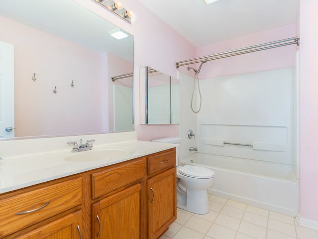 112 Waterbury Circle, Oswego, IL 60543