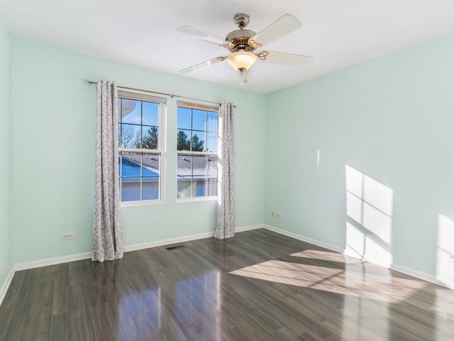 112 Waterbury Circle, Oswego, IL 60543