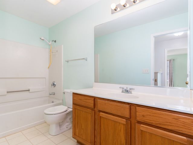 112 Waterbury Circle, Oswego, IL 60543