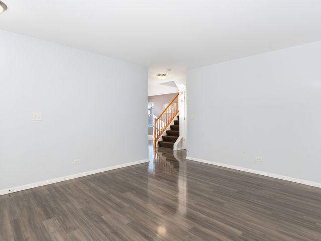 112 Waterbury Circle, Oswego, IL 60543