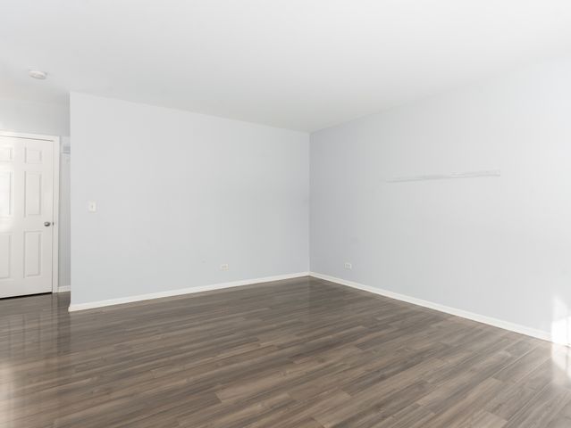 112 Waterbury Circle, Oswego, IL 60543