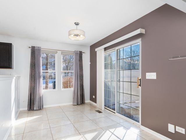 112 Waterbury Circle, Oswego, IL 60543