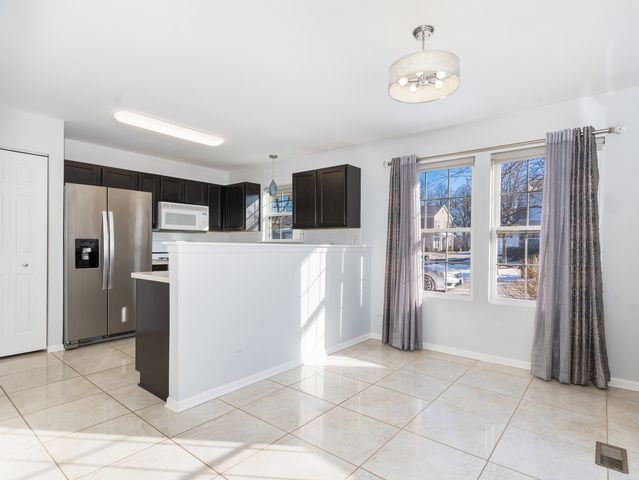 112 Waterbury Circle, Oswego, IL 60543