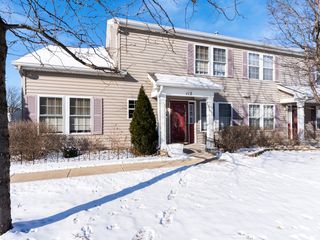 112 Waterbury Circle, Oswego, IL 60543