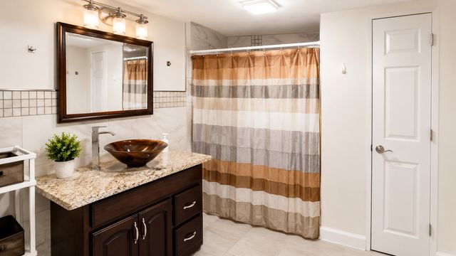 8202 S MUSKEGON Avenue B, Chicago, IL 60617