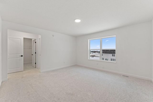 22435 Isla Way, Rogers, MN 55374