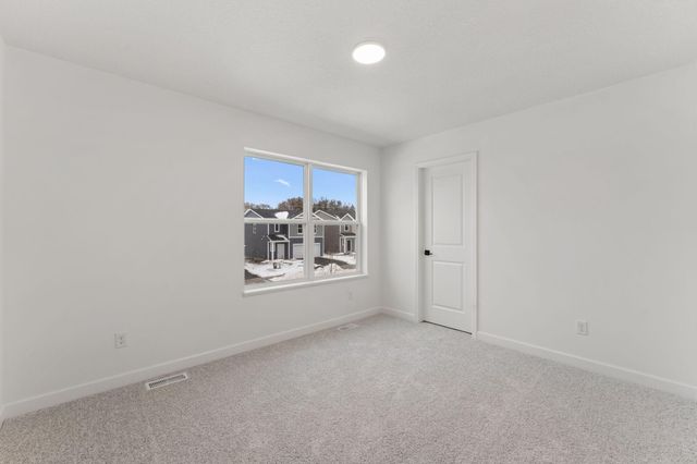 22435 Isla Way, Rogers, MN 55374