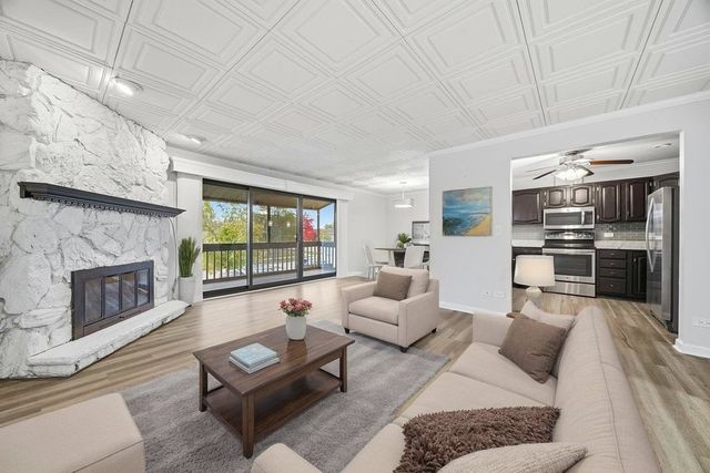 15700 86th Avenue 104, Orland Park, IL 60462