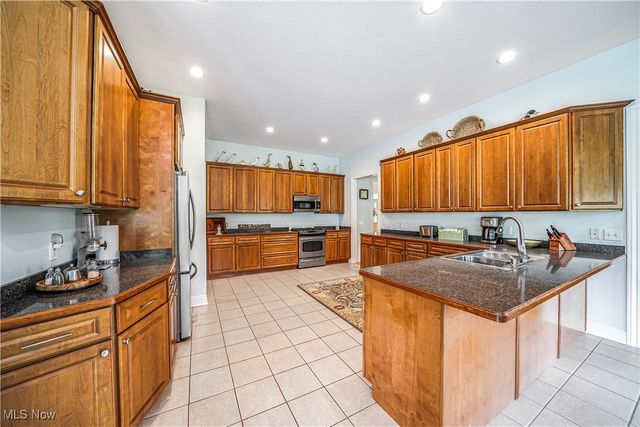 11383 Rolling Meadows Drive, Garrettsville, OH 44231