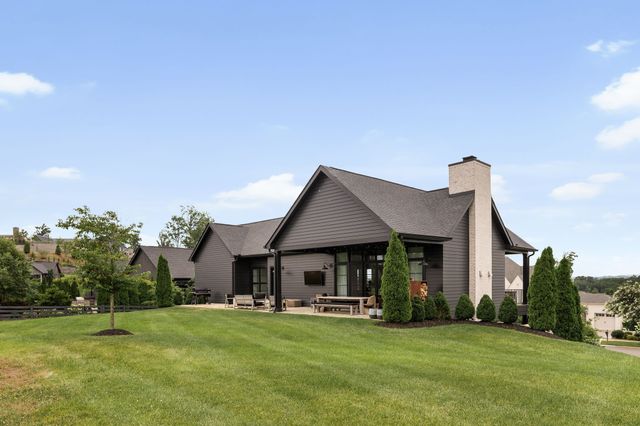 7365 Harlow Dr, College Grove, TN 37046