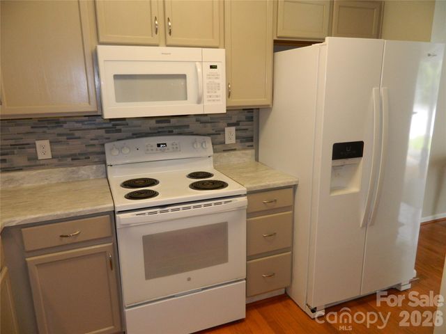 223 Linkside Court SE, Lenoir, NC 28645