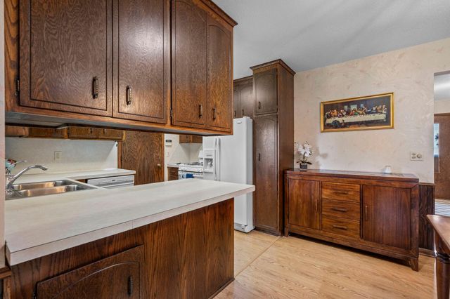 8133 Xenia Avenue N, Brooklyn Park, MN 55443
