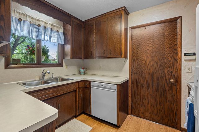 8133 Xenia Avenue N, Brooklyn Park, MN 55443