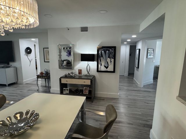 5951 Regal Glen Drive 103, Boynton Beach, FL 33437