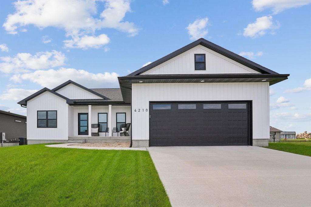4210 Shocker Road, Cedar Falls, IA 50613