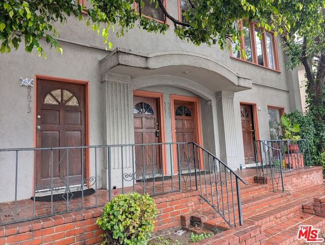 5667 Franklin Avenue, Los Angeles, CA 90028