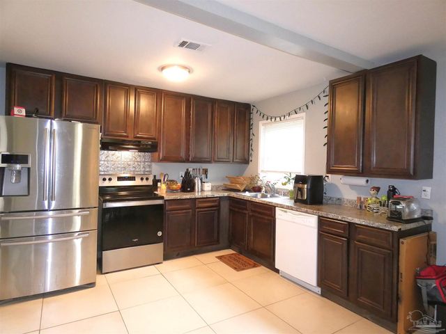 7704 W Gadsden St, Pensacola, FL 32506