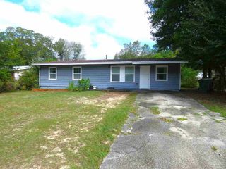 7704 W Gadsden St, Pensacola, FL 32506