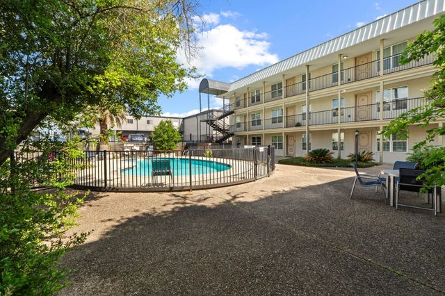 910 Duncan LN 1, Austin, TX 78705