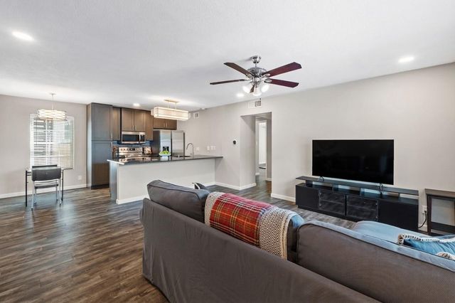 910 Duncan LN 1, Austin, TX 78705