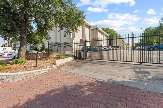 910 Duncan LN 1, Austin, TX 78705