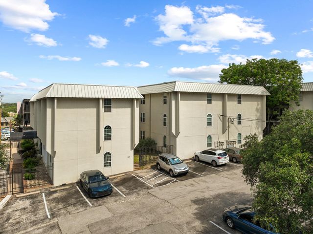 910 Duncan LN 1, Austin, TX 78705