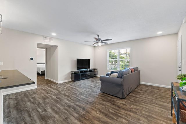 910 Duncan LN 1, Austin, TX 78705