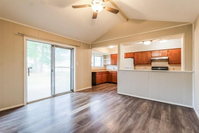 200 Montrose Circle, Conroe, TX 77301