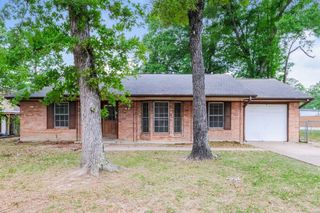 200 Montrose Circle, Conroe, TX 77301