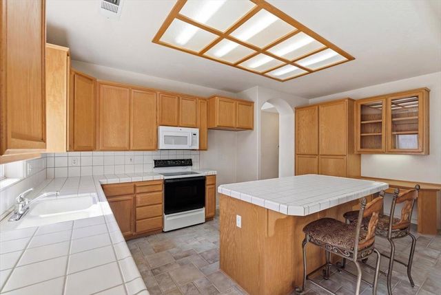 1903 Alex Way, Turlock, CA 95382