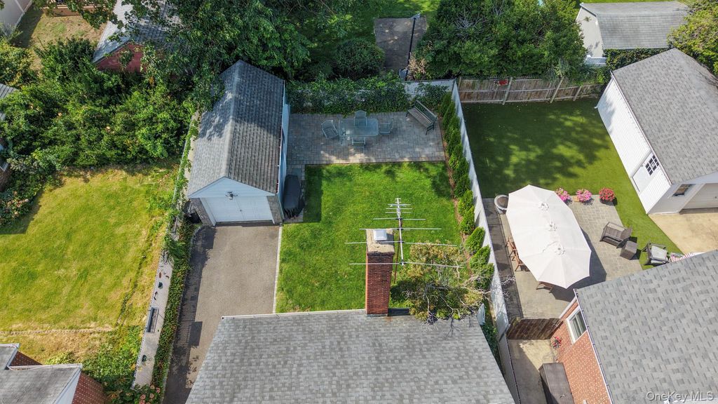 117 Euston Road S, West Hempstead, NY 11552 — photo 2