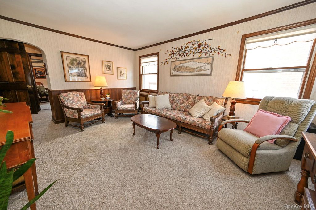 117 Euston Road S, West Hempstead, NY 11552 — photo 5