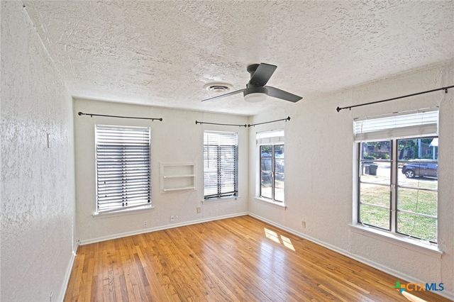 268 E Mill Street, New Braunfels, TX 78130
