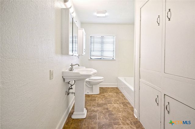 268 E Mill Street, New Braunfels, TX 78130