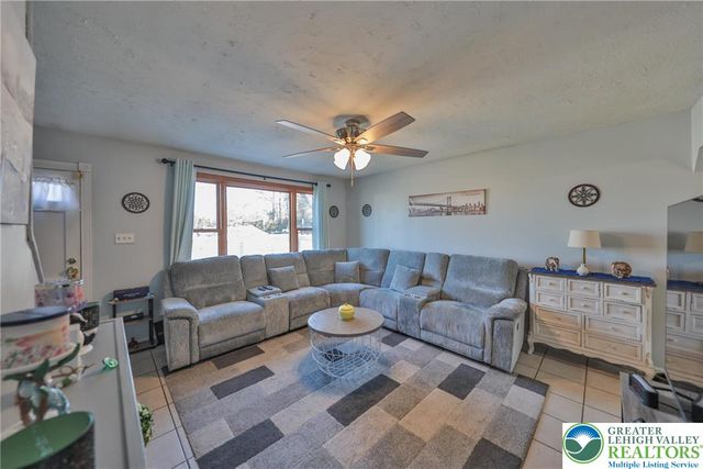 1243 Mine Lane Road, Palmer Twp, PA 18045