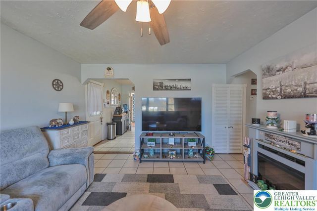 1243 Mine Lane Road, Palmer Twp, PA 18045